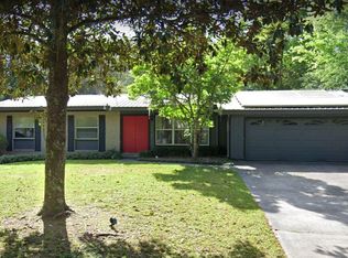 932 NW 36th Ter, Gainesville, FL 32605