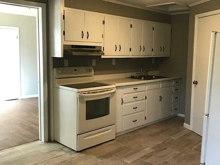 740 Chemung St — Photo 10