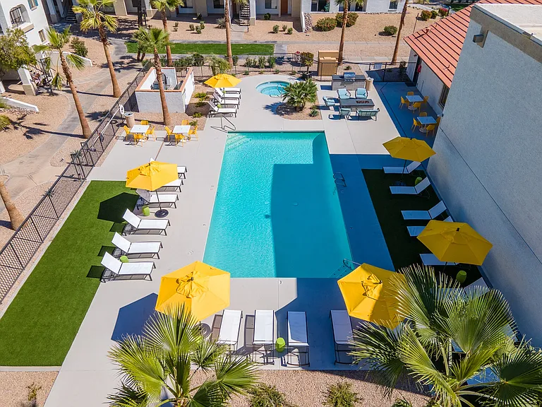 Solas Glendale — Photo 16
