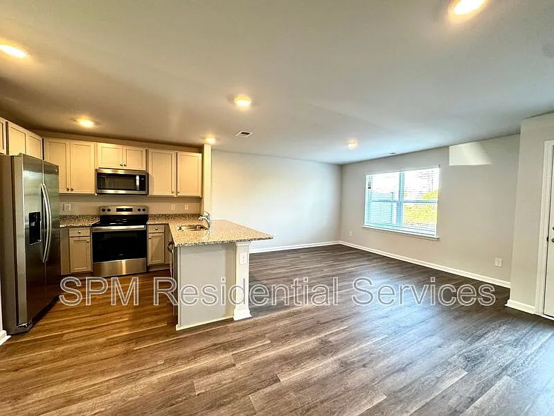 3 bed, 2.5 bath, 1554 sqft, $1,695 — Photo 3