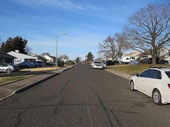 3rd image of 317 Andover Rd