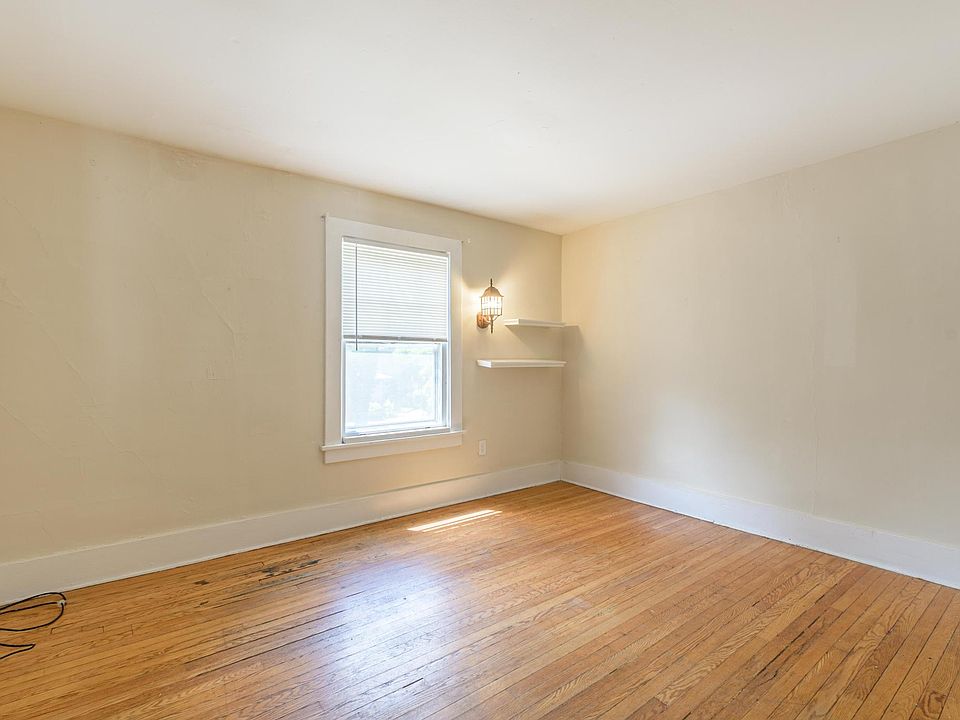 1st image of 758 Harvard St #A