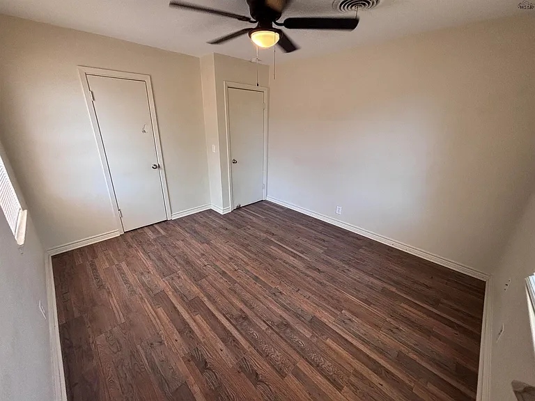 1706 Longview St — Photo 16