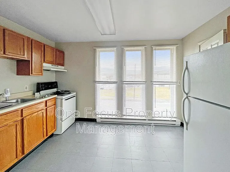 1314 W 4th St #10 — Photo 4