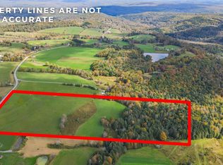 990 Calkins Rd, Milanville, PA 18443