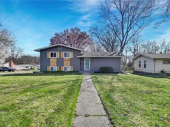 2nd image of 4607 S Crysler Ave