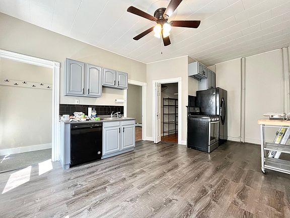 5th image of 47 Riverdale St
