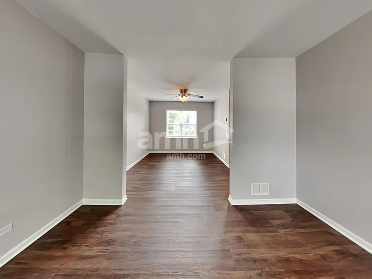 1372 Deer Creek Ln — Photo 5