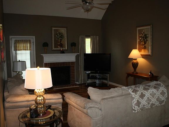 2nd image of 7073 Buttercup Ln