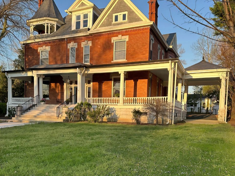 1st image of 1319 N Main St #1