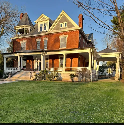 1319 N Main St #1 Photo 1