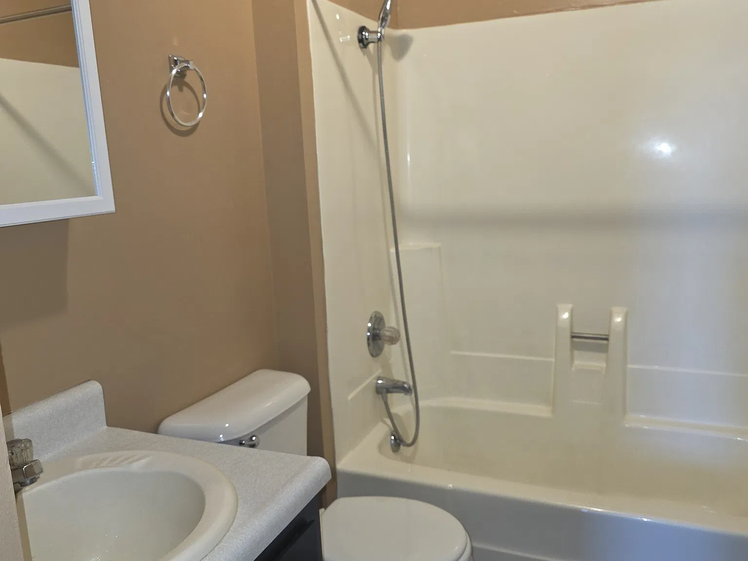 518 Bartlett Street - 6 — Photo 2