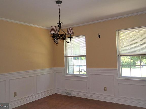 5th image of 18 Lamberts Ln