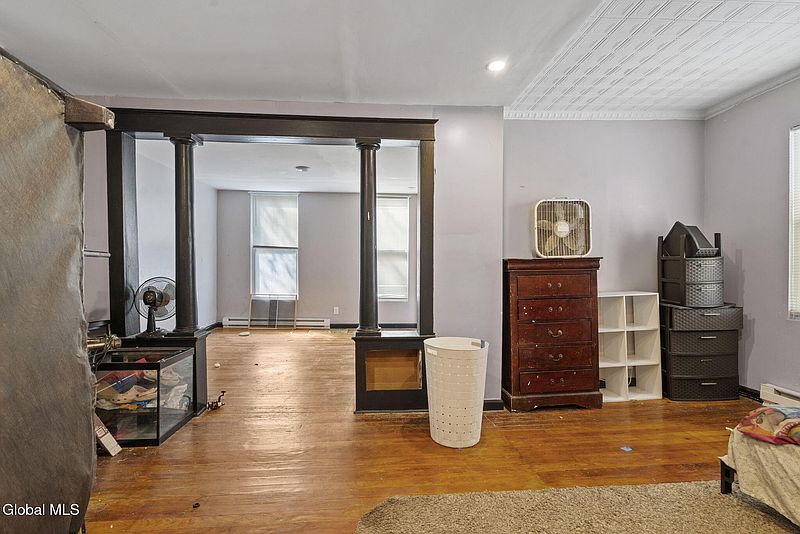 5th image of 84 Lincoln Avenue