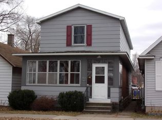 957 8th St E, Winona, MN 55987