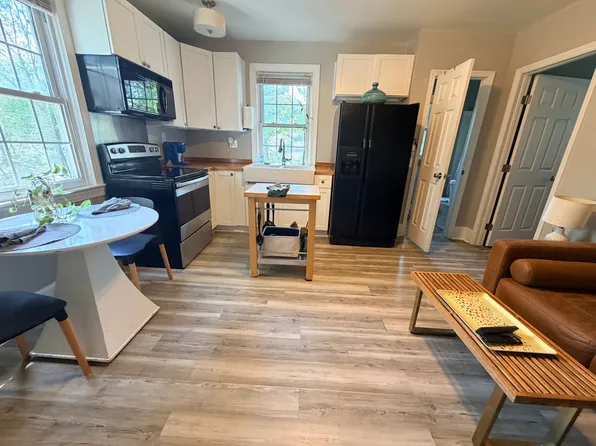 45 E 60th St APT 4, Savannah, GA 31405
