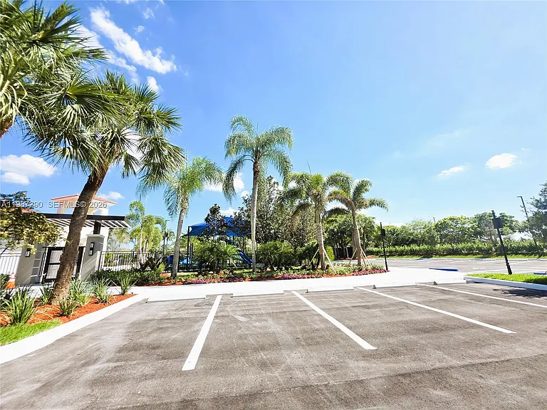 16404 Diamond Head Dr — Photo 45