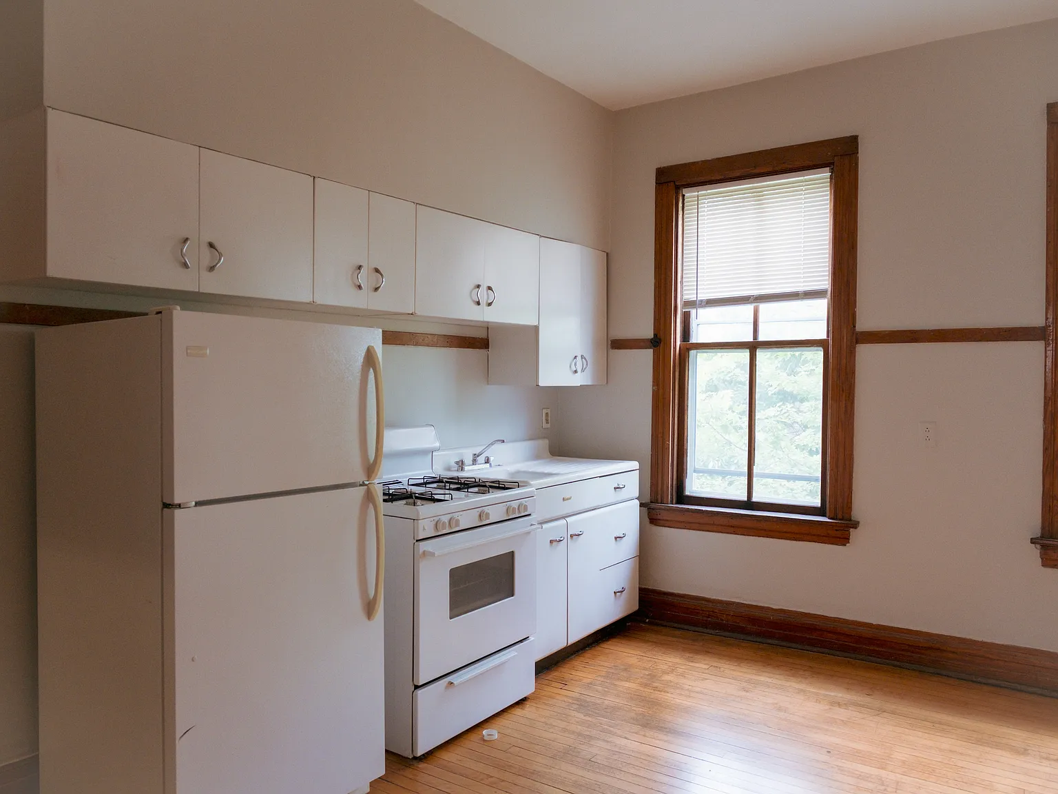 2100 N. Hoyne Ave. — Photo 3