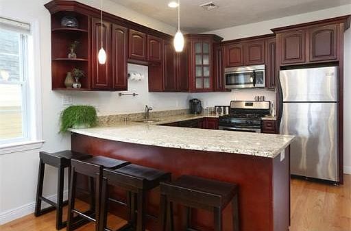 2nd image of 8 Pearl St #2