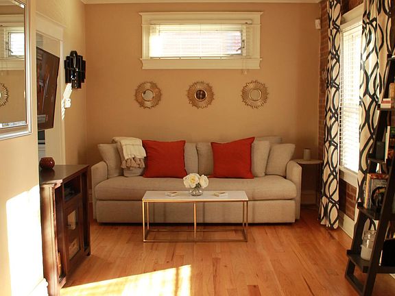 Living room. ~10'x17'