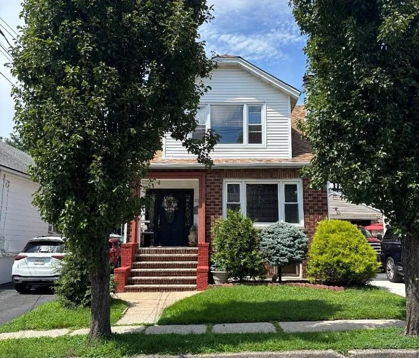43 Martha Ave #2