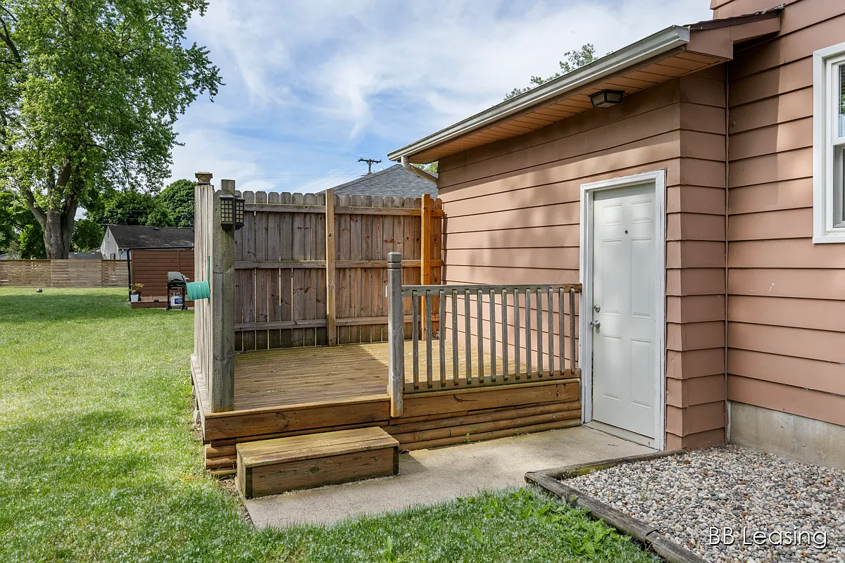 2048 Monroe Ave NW — Photo 3