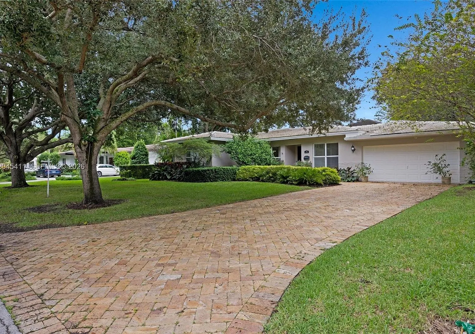 1246 Algardi Avenue, Coral Gables, FL 33146 - 1108 — Photo 1