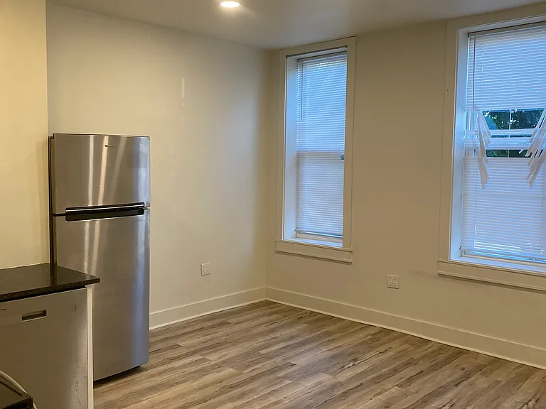 11 E Walnut St #1 — Photo 9