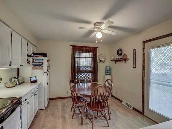 5th image of 305 N 6th St #A/b