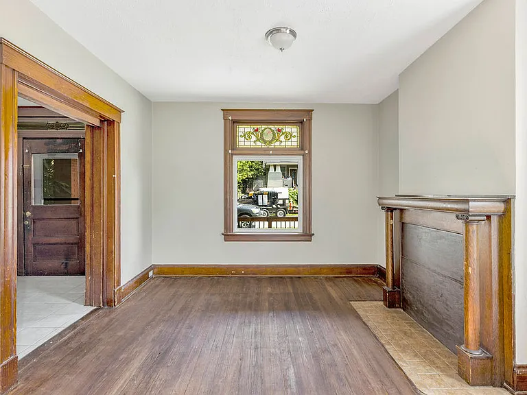 4123 Francis Ave — Photo 5