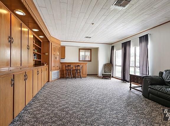 3rd image of 105 Thomas Burkwall St