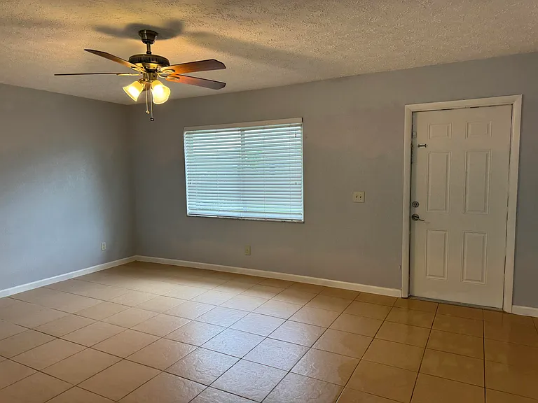 1841 SW McAllister Ln — Photo 5
