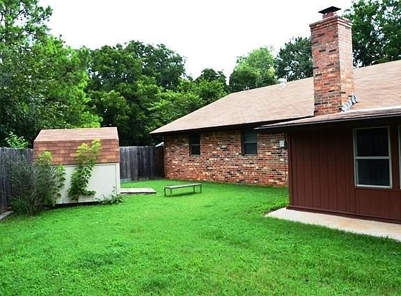 3rd image of 15 Mohican Cir