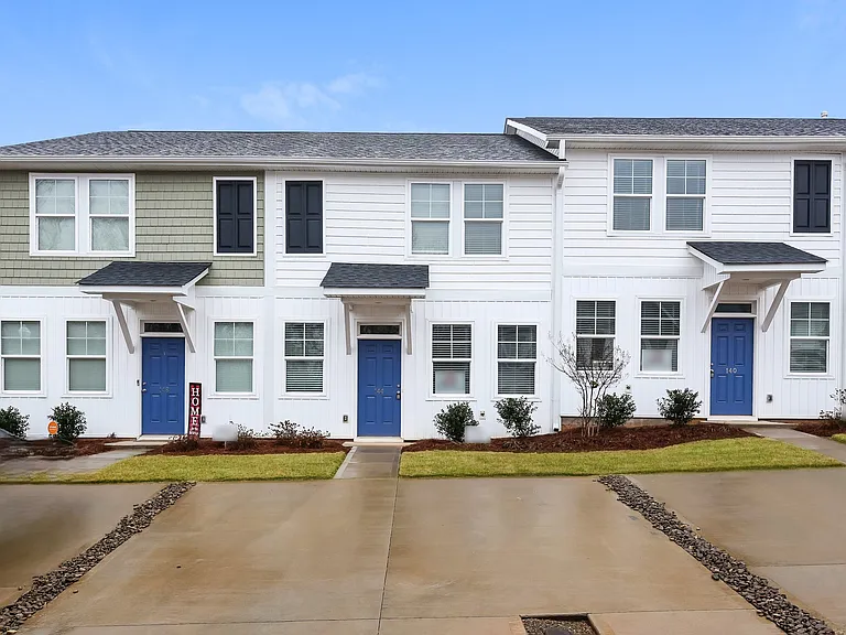 144 Valley Creek Dr — Photo 1