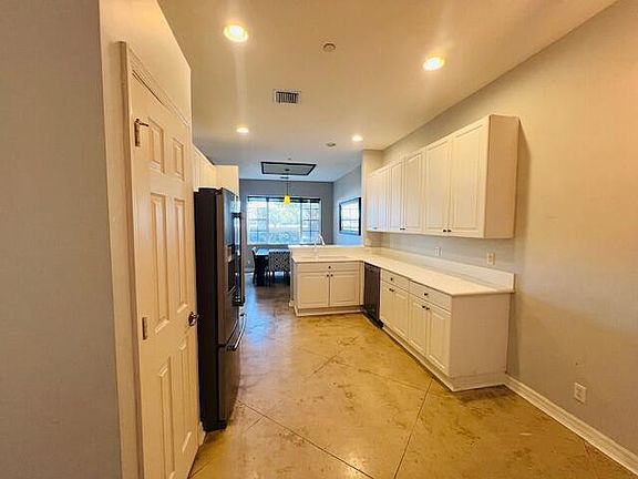 5th image of 30 Beechdale Ln