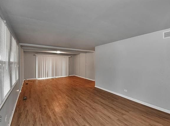 4th image of 4521 189th St