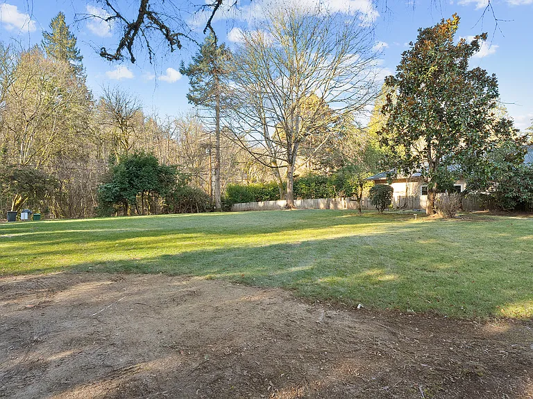Glenmorrie Dr — Photo 49