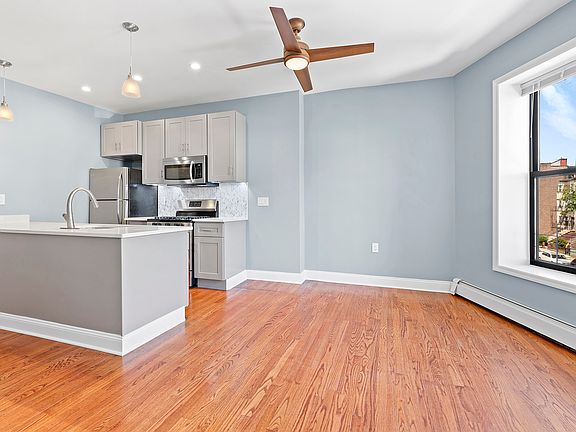 5th image of 214 Macon St APT 2