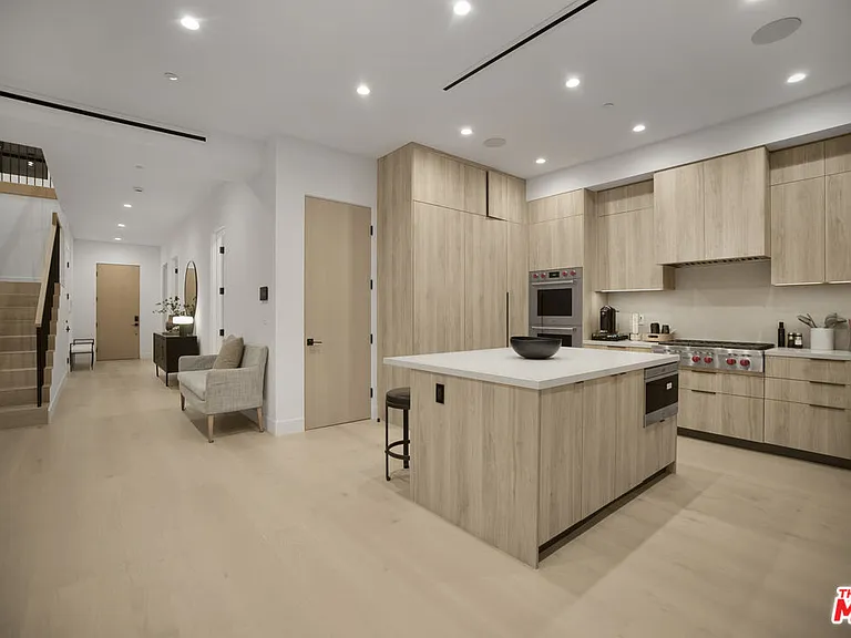 4433 Kraft Ave — Photo 16