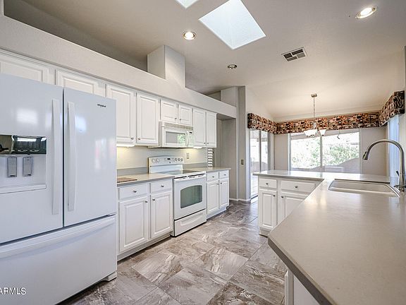 5th image of 14926 W BUTTONWOOD Drive