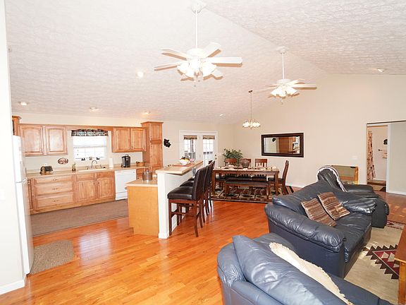 2nd image of 3516 Iron Gate Dr