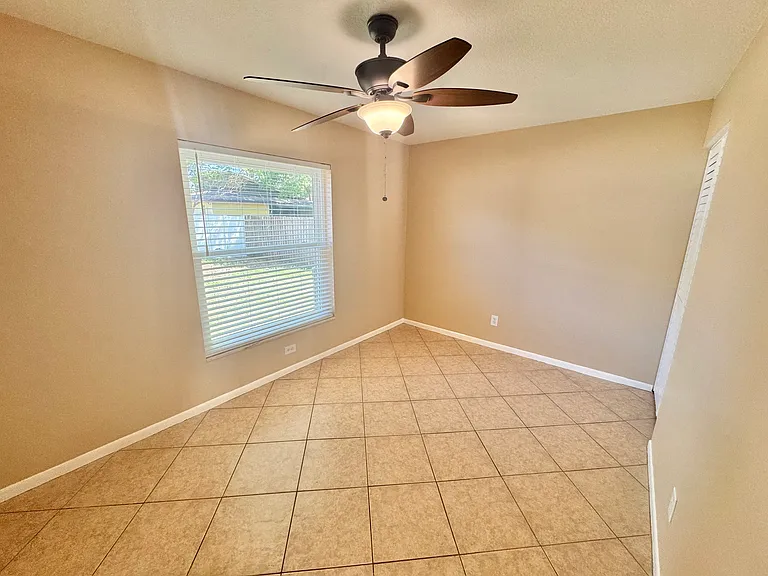 5002 Seneca Ave — Photo 19