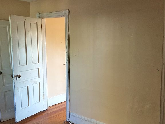 third floor walk-in closet