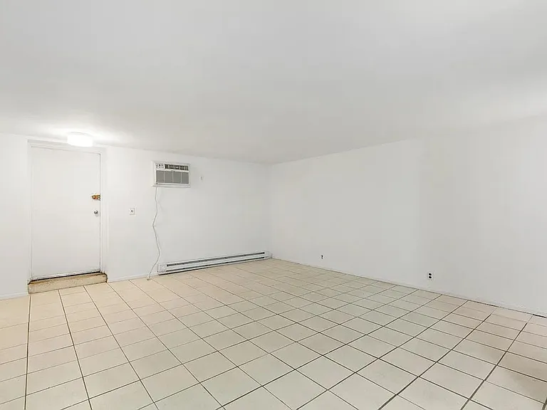 358 W 30th St #1A — Photo 4