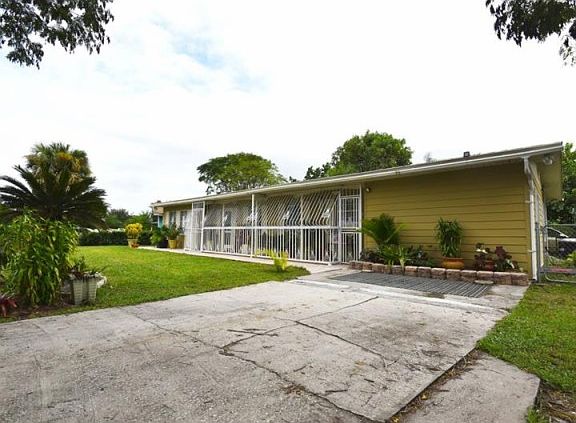 3rd image of 1404 Hawkes Ave