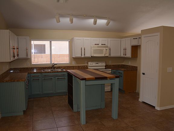2nd image of 1813 E San Tan St