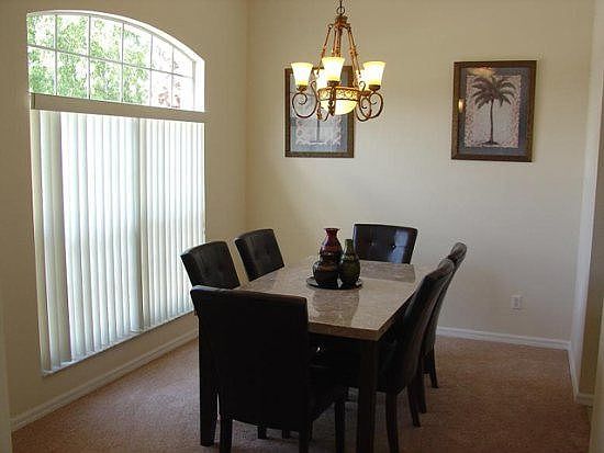 HL5P106JB-formal-dining-area