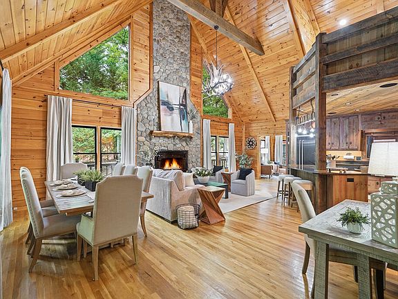 3rd image of 66 Star Creek Ct