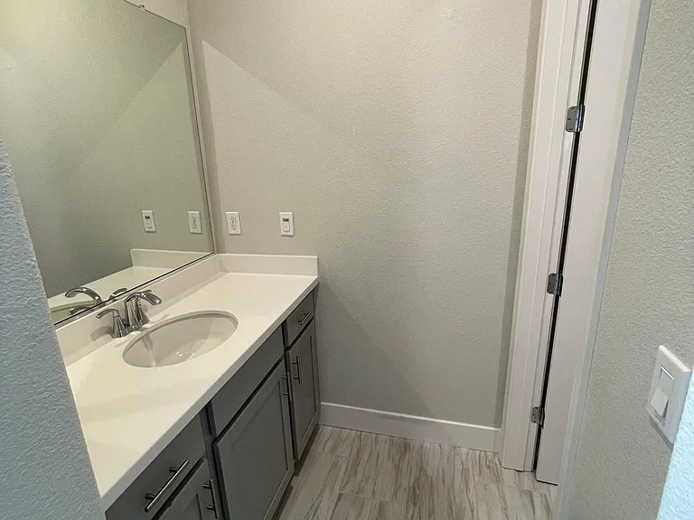 363 Pear Tree Ter #E — Photo 23