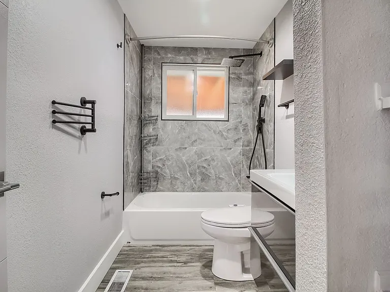 1178 Alton St — Photo 12